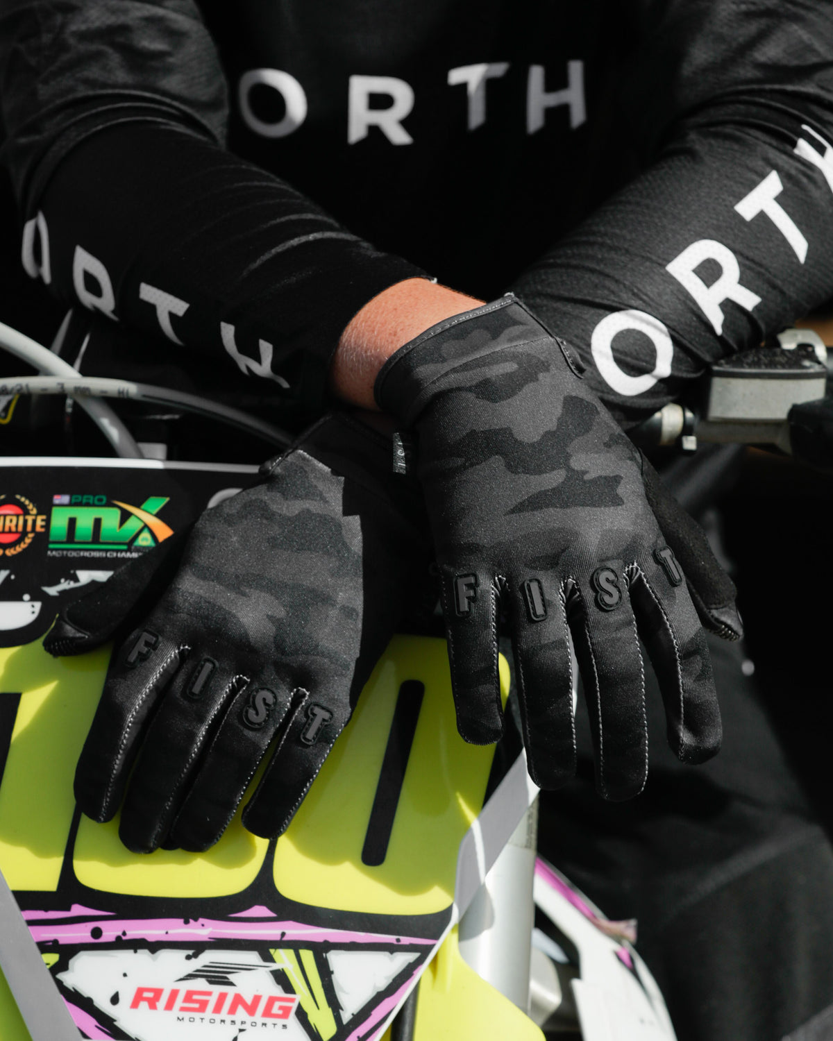 Black Camo Frosty Adult Cold Weather Glove