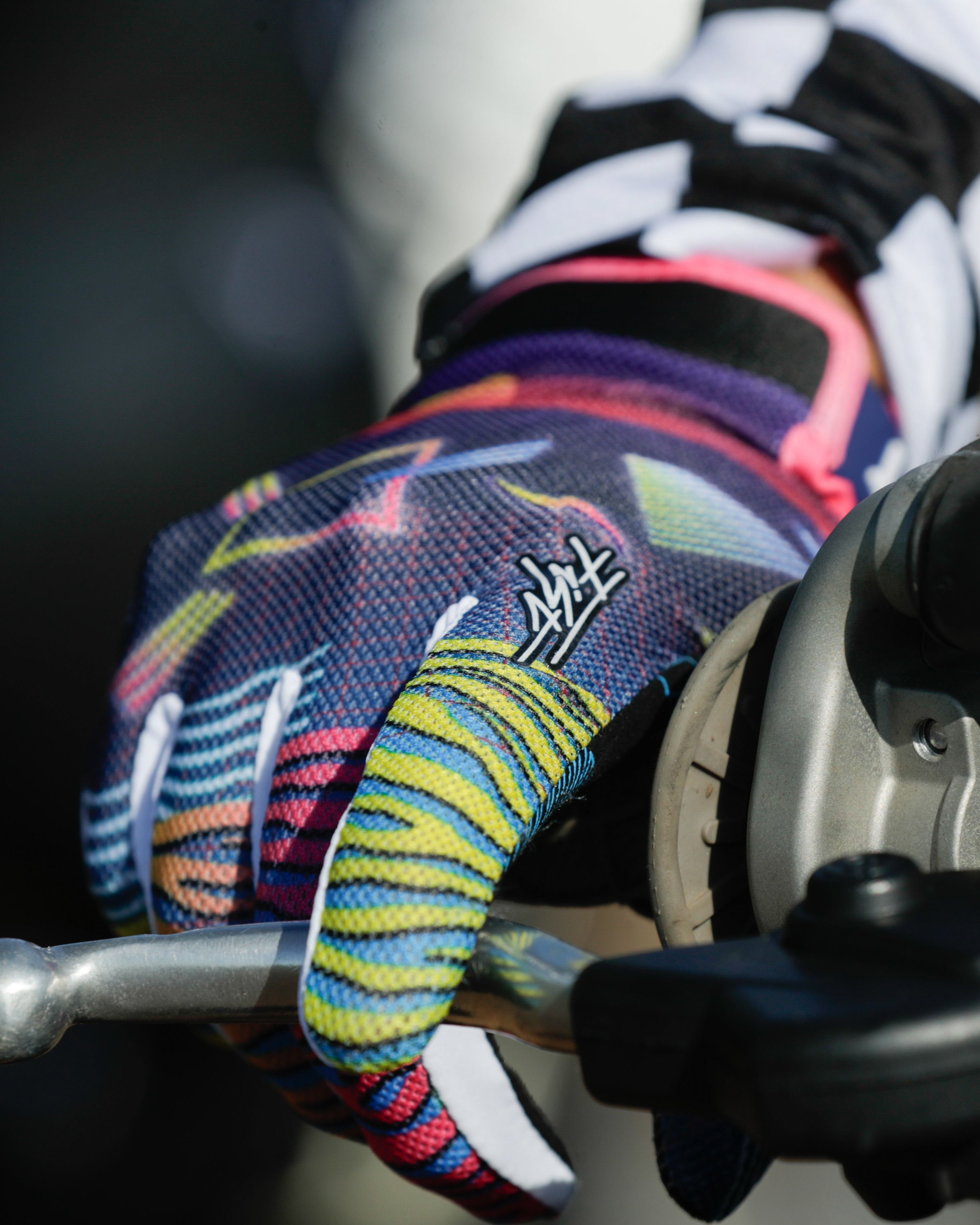 CH26 | Breezer - Shapes HOT WEATHER Glove – FIST Handwear Australia