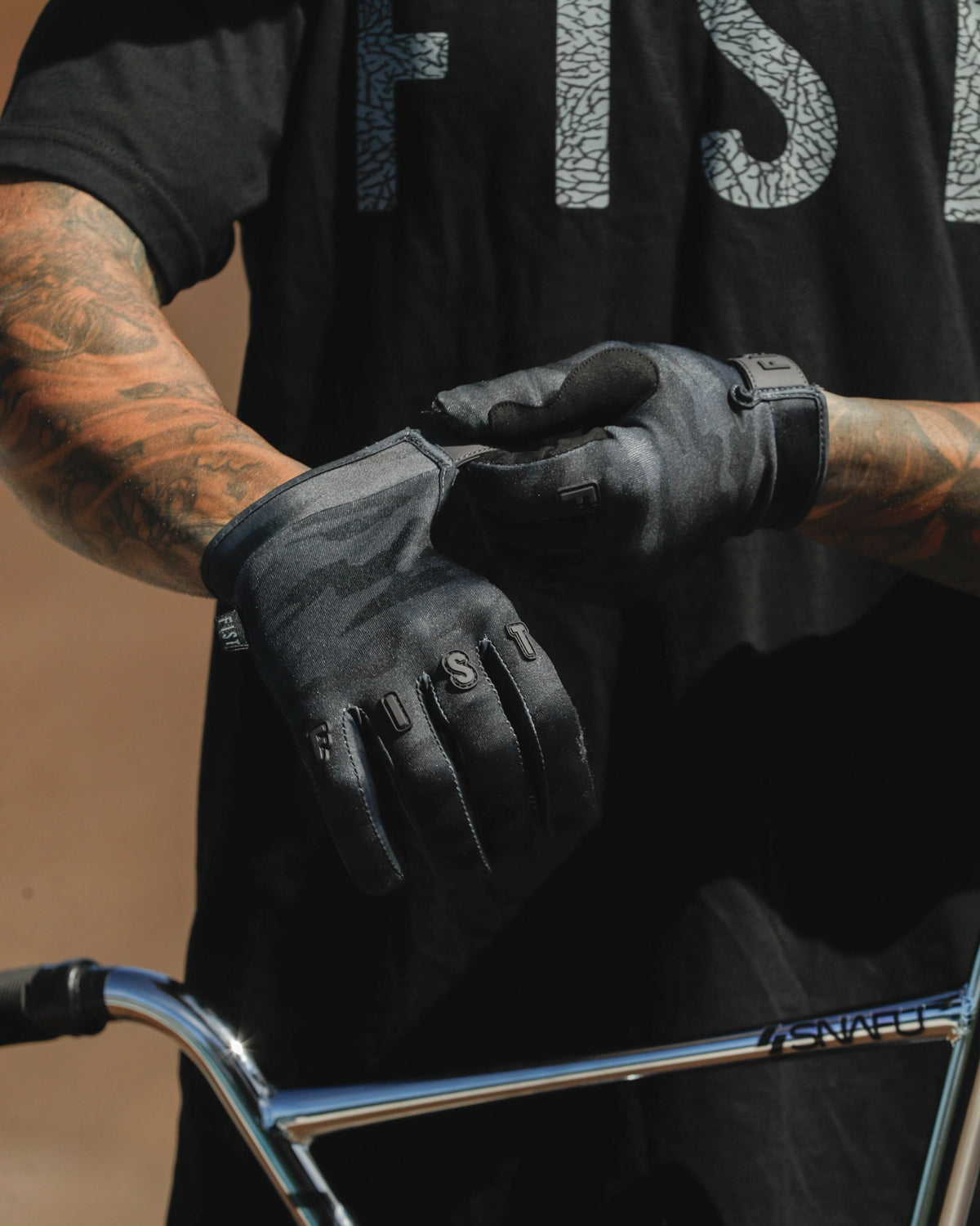 Black Camo Frosty Adult Cold Weather Glove